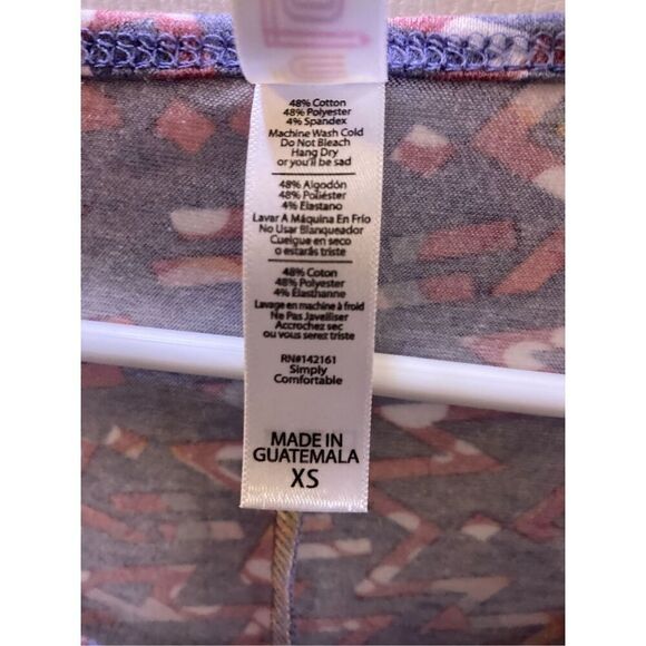 💕3/$30💕 LuLaRoe Perfect T Blue with Red and Pink Aztec Designs - Picture 7 of 9